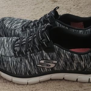 Sketchers Women's sz 6.5